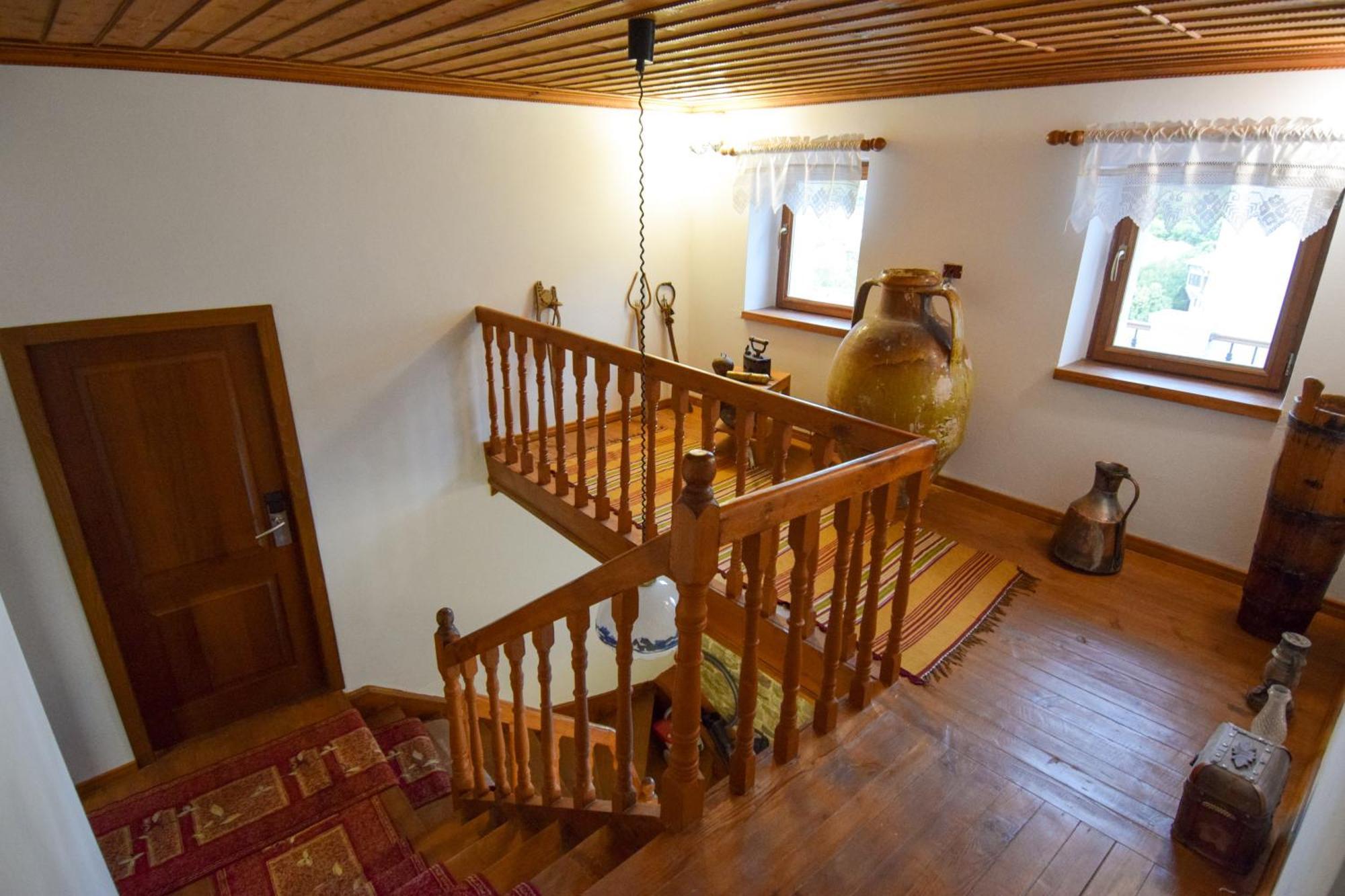 Aqueduct Inn Gjirokaster Exterior photo