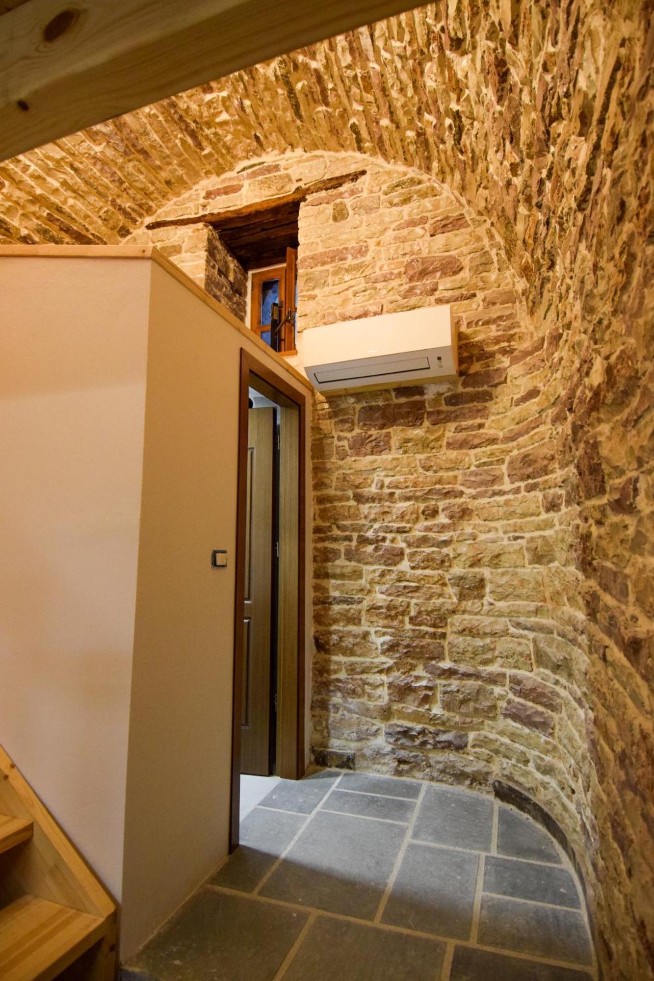 Aqueduct Inn Gjirokaster Exterior photo