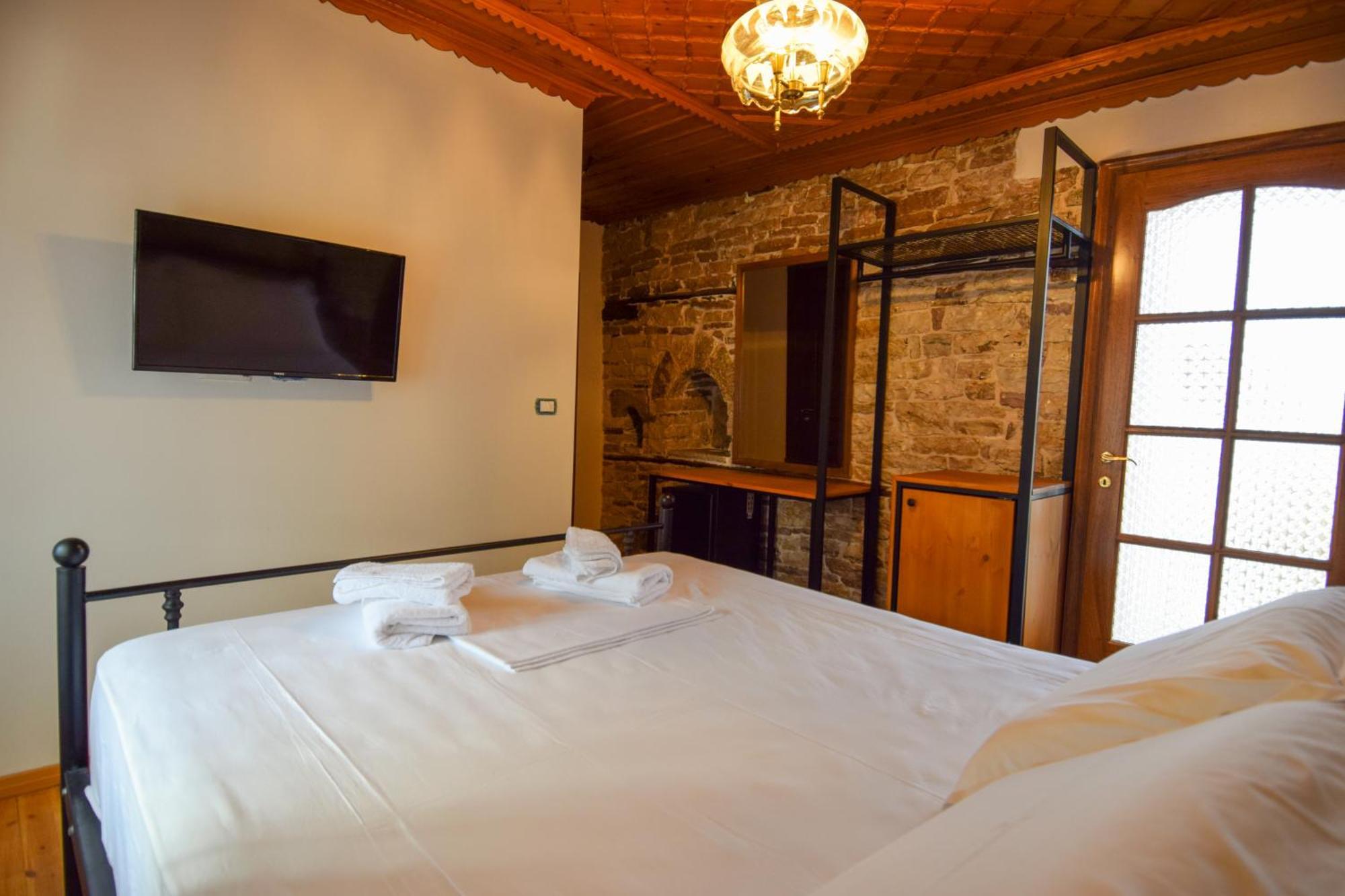 Aqueduct Inn Gjirokaster Exterior photo