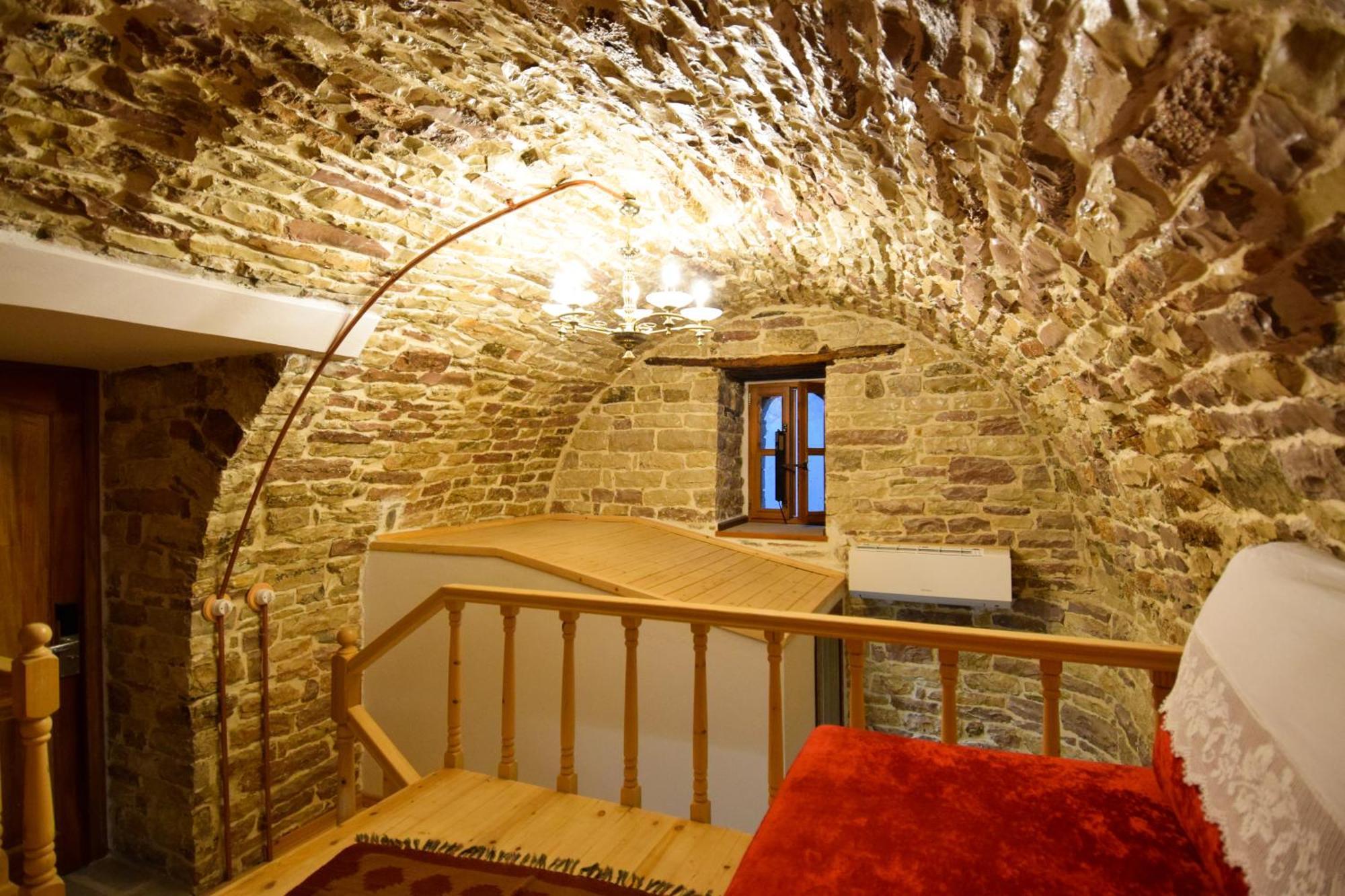 Aqueduct Inn Gjirokaster Exterior photo