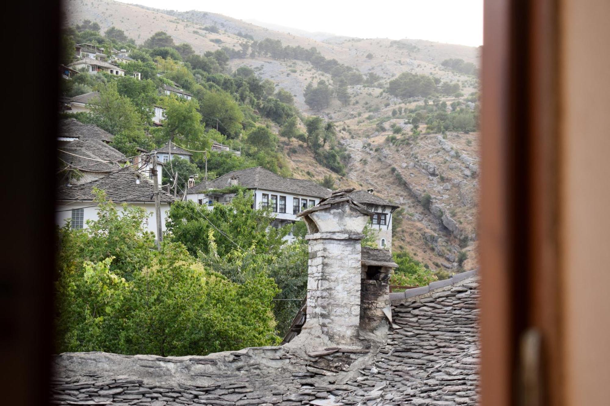 Aqueduct Inn Gjirokaster Exterior photo