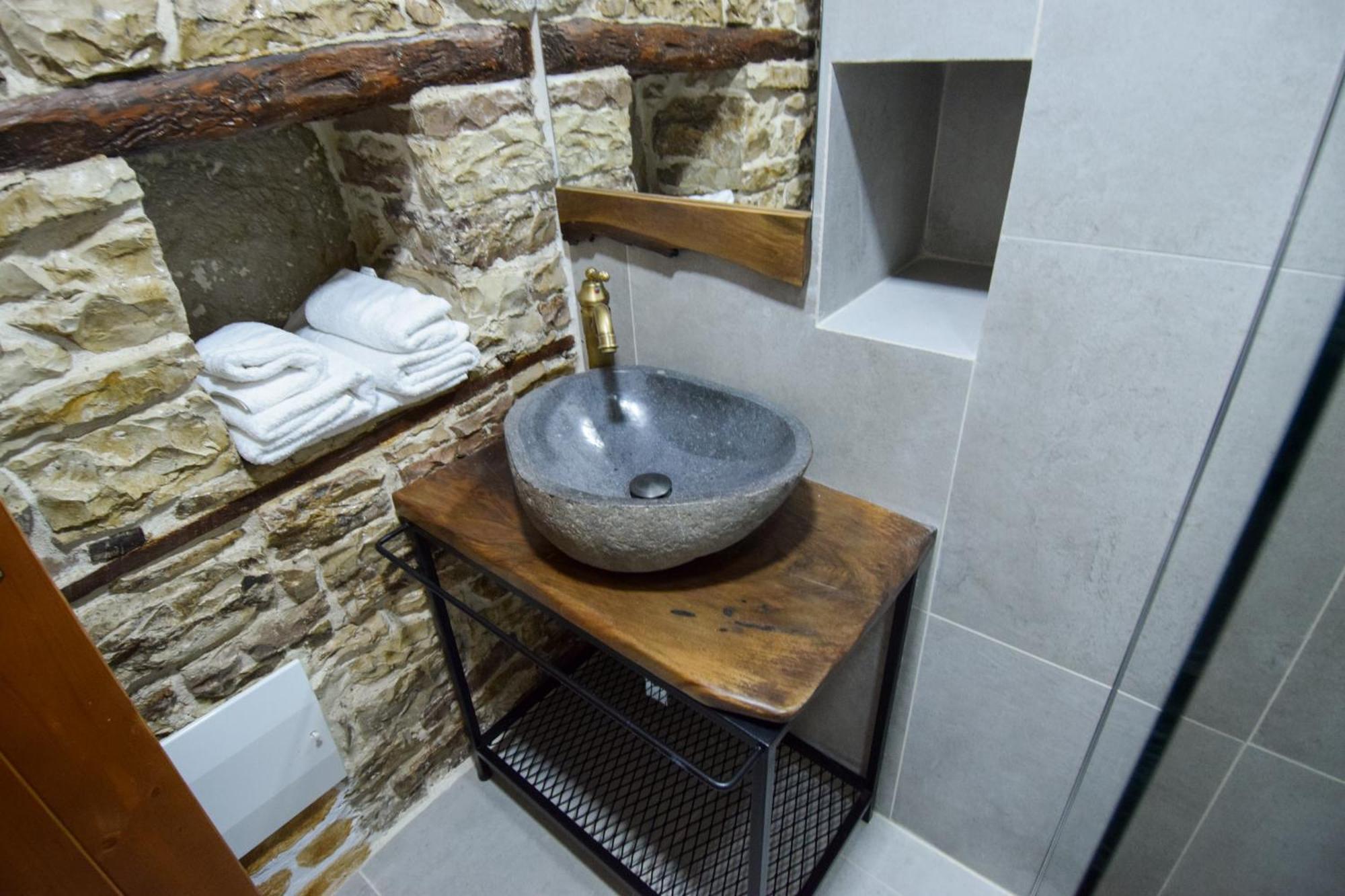 Aqueduct Inn Gjirokaster Exterior photo