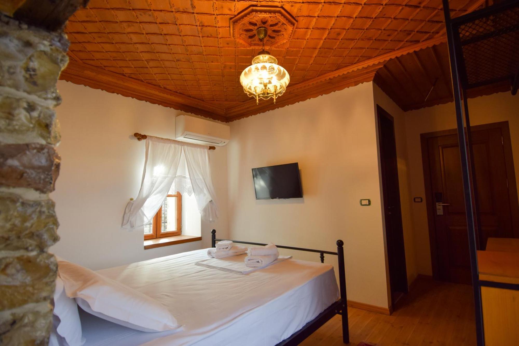 Aqueduct Inn Gjirokaster Exterior photo