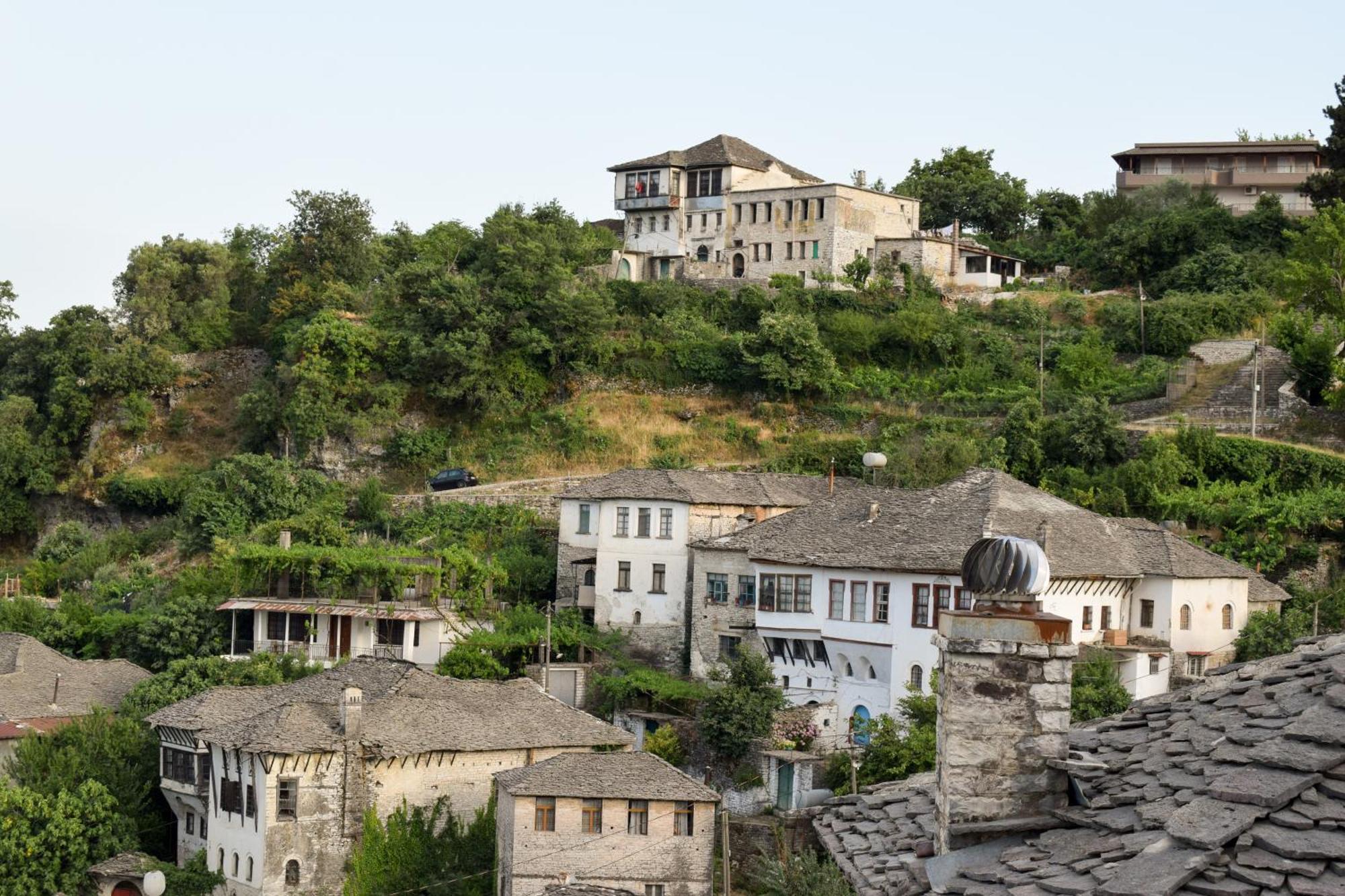 Aqueduct Inn Gjirokaster Exterior photo