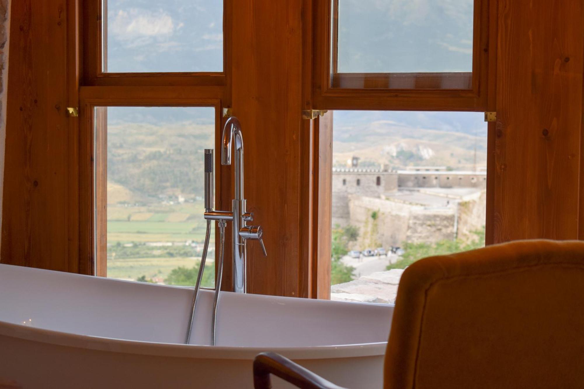 Aqueduct Inn Gjirokaster Exterior photo