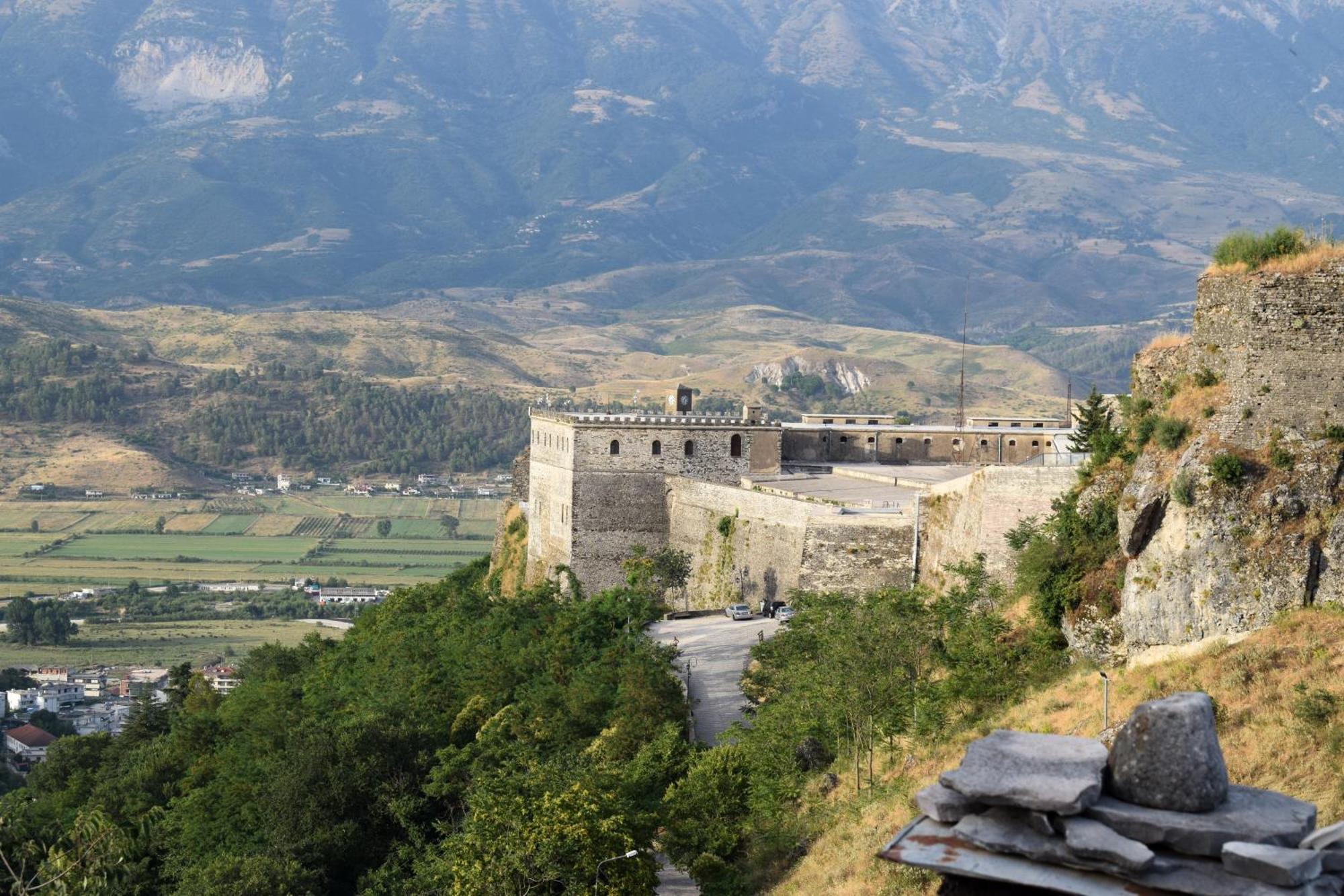 Aqueduct Inn Gjirokaster Exterior photo