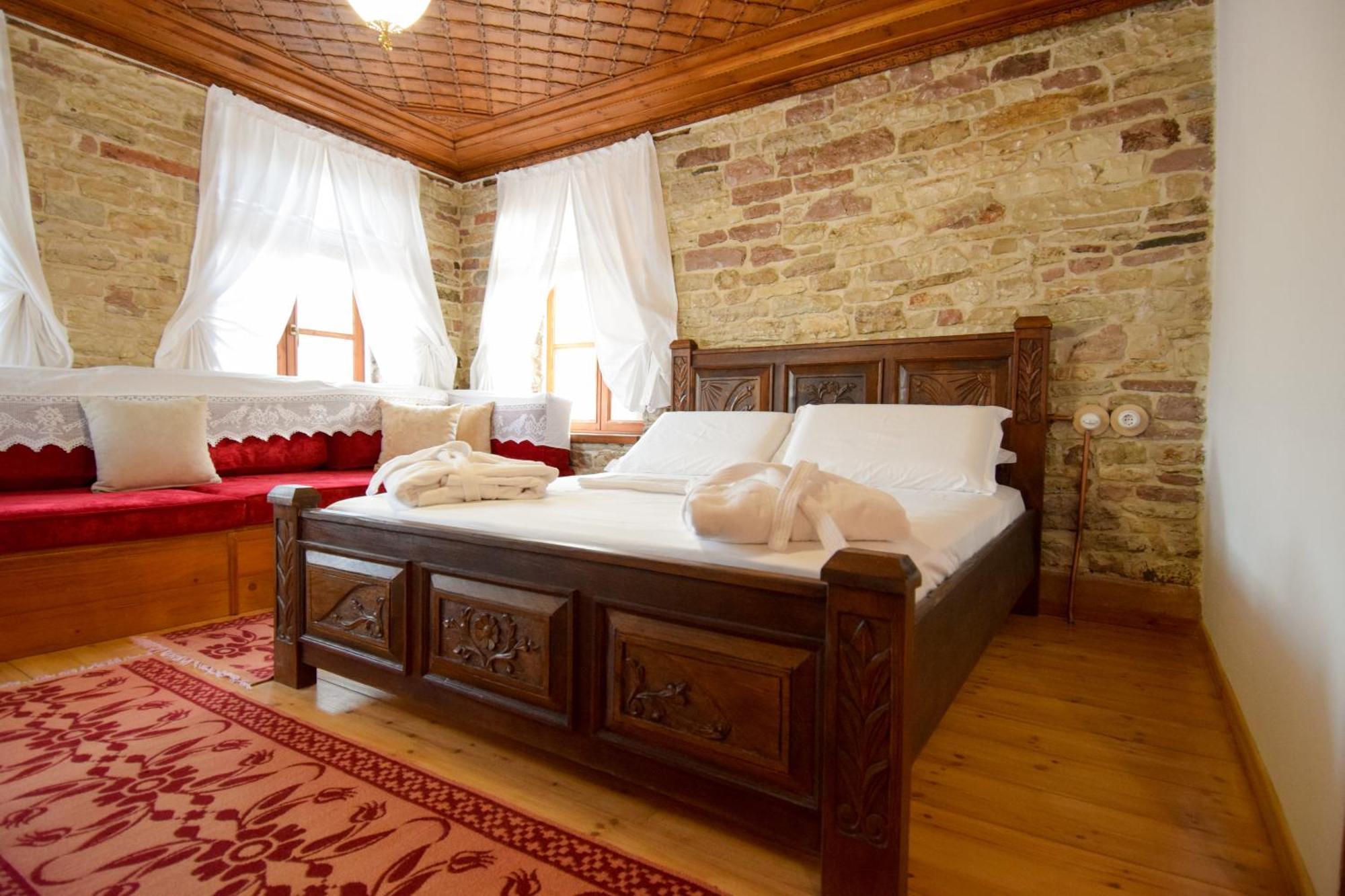 Aqueduct Inn Gjirokaster Exterior photo