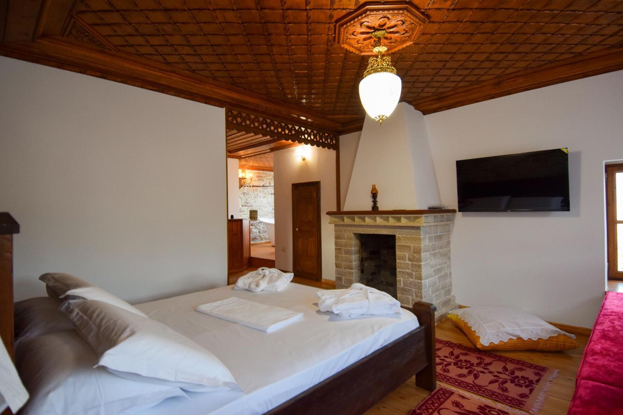 Aqueduct Inn Gjirokaster Exterior photo