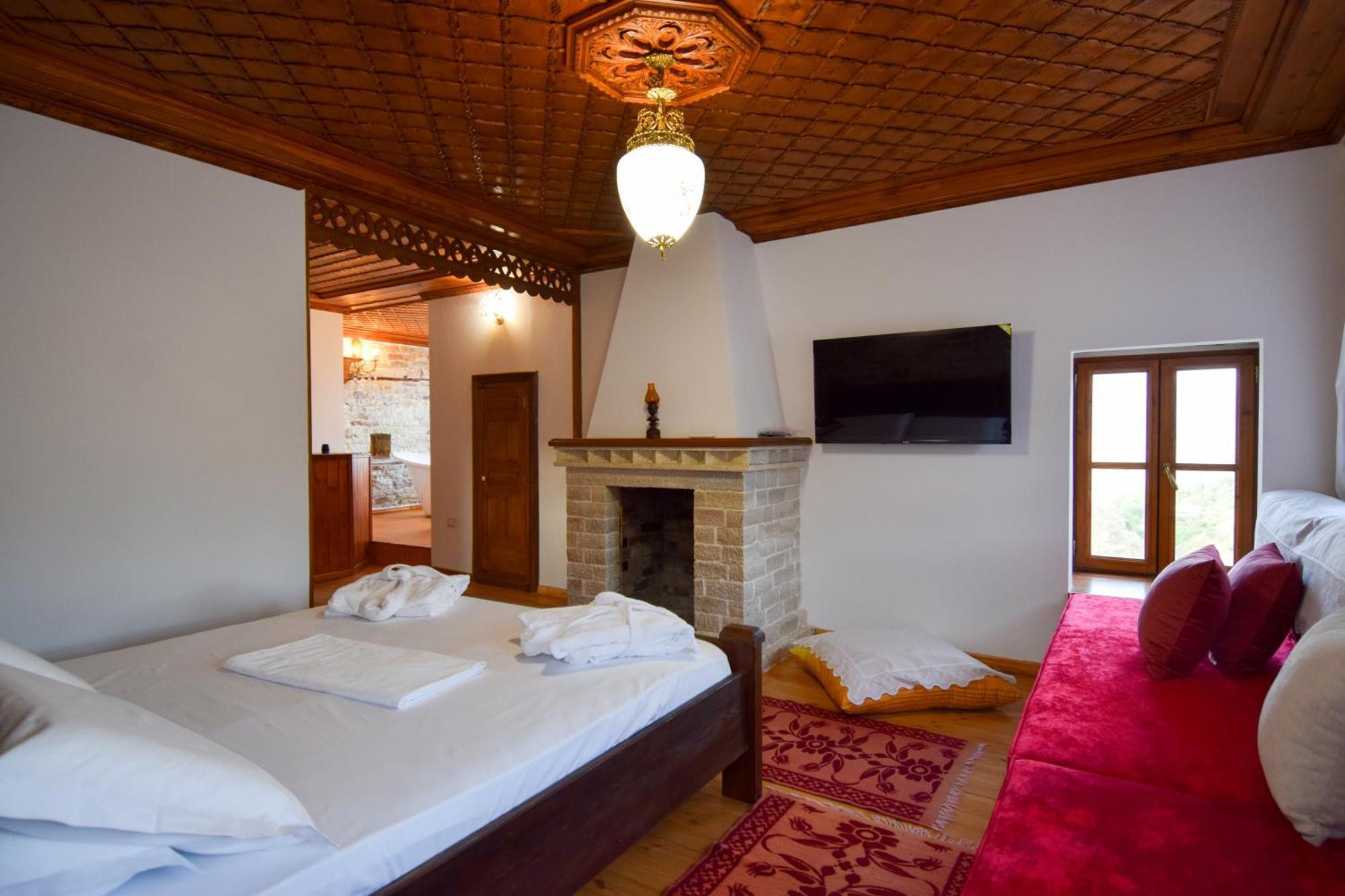 Aqueduct Inn Gjirokaster Exterior photo